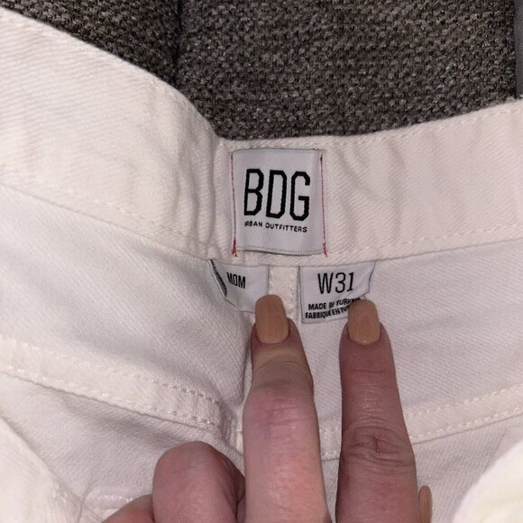 BDG Urban Outfitters White Mom High Rise Distressed Relaxed Fit Jeans size 31 - Picture 11 of 13